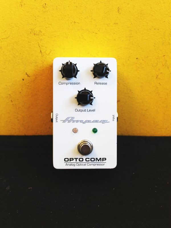 Ampeg Opto Comp Analog Optical Bass Compressor